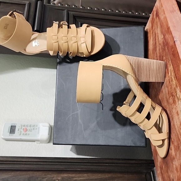 EUC JOE'S Shoes size 8 - Picture 3 of 9